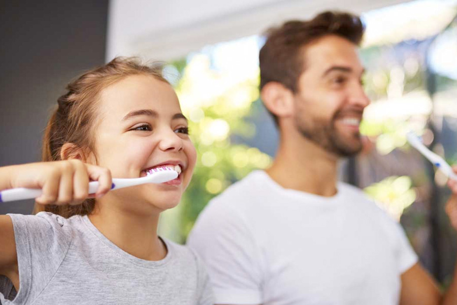 picture of girl and dad